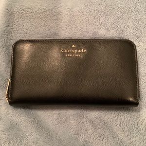 Kate spade continental wallet - used for only a few days